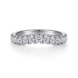 Gabriel & Co. AN15883W44JJ 14 karat white gold Classic wedding band, front view of the shallow dip at the middle of the top edge with a single diamond row