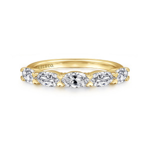 Gabriel & Co. AN16150Y44JJ 14 karat yellow gold Contemporary anniversary band, front view of elongated stones set sideways with small heart shaped tips between them