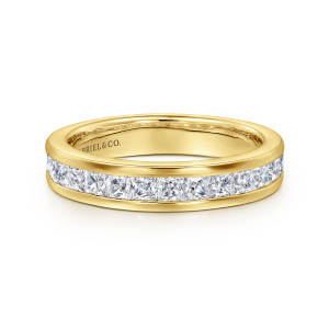 Gabriel & Co. AN16294Y44JJ 14 karat yellow gold Contemporary wedding band, front view of square stones set edge to edge between two raised polished walls