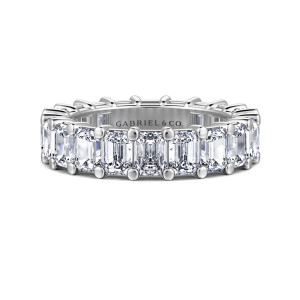 Gabriel & Co. AN16381-4W43JJ 14 karat white gold Classic eternity band, front view of rectangular diamonds standing edge to edge between rounded prong tips