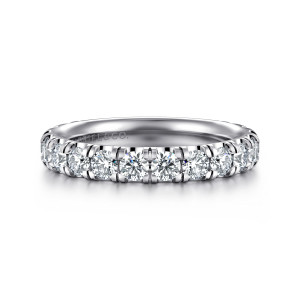 Gabriel & Co. AN16625W44JJ 14 karat white gold Classic wedding band, front view of round stones separated by tall squared prongs above a rounded, polished inner wall