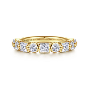Gabriel & Co. AN16648Y44JJ 14 karat yellow gold Contemporary anniversary band, front view of princess cut diamonds in boxy frames between round diamonds and tiny balls