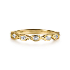 Gabriel & Co. AN16758Y43JJ 14 karat yellow gold Contemporary anniversary band, front view of pointed stones lying lengthwise inside crossing leaf-shaped loops with tiny tip beads