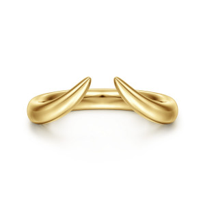 Gabriel & Co. AN16814Y4JJJ 14 karat yellow gold Contemporary anniversary band, front view of the two pointed ends curving upward on either side of the gap