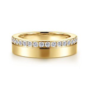 Gabriel & Co. AN16878Y44JJ 14 karat yellow gold Contemporary cigar band, front view of the flat band with a plain polished strip beside a line of round diamonds