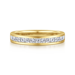 Gabriel & Co. AN17008Y44JJ 14 karat yellow gold Contemporary anniversary band, front view of square stones set edge to edge between two smooth metal walls
