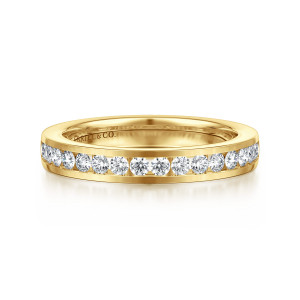 Gabriel & Co. AN17044Y44JJ 14 karat yellow gold Contemporary anniversary band, front view of evenly sized round diamonds lined up between two flat metal walls