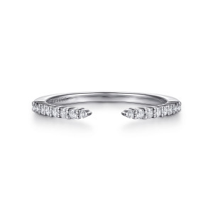 Gabriel & Co. AN17122W44JJ 14 karat white gold Kaslique anniversary band, front view of two pointed tapering tips with a clear gap between them