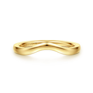 Gabriel & Co. AN17162Y4JJJ 14 karat yellow gold Classic anniversary band, front view of the plain band with its shallow V curve and a maker's mark inside