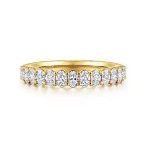 Gabriel & Co. AN17182Y44JJ 14 karat yellow gold Contemporary anniversary band, front view of elongated stones standing side by side between pairs of round prongs