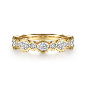 Gabriel & Co. AN17201Y44JJ 14 karat yellow gold Contemporary anniversary band, front view of sideways elongated diamonds alternating with small round diamonds in smooth rims