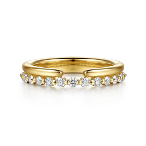 Gabriel & Co. AN17214Y44JJ 14 karat yellow gold Contemporary anniversary band, front view of the hoop parting at the front with diamonds bridging the gap