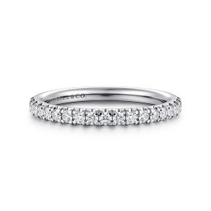 Gabriel & Co. AN6001PT4JJ platinum Classic wedding band, front view of a straight band with small round diamonds in a tight, even row