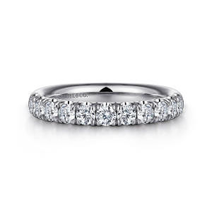 Gabriel & Co. AN6073PT4JJ platinum Classic wedding band, front view of round stones set almost touching across the front of a polished hoop