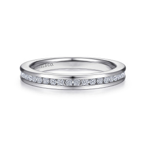 Gabriel & Co. AN7578PT4JJ platinum Contemporary wedding band, front view of small round stones side by side in a channel between polished rails