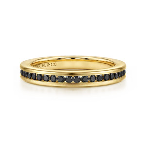 Gabriel & Co. AN7578Y4JBD 14 karat yellow gold Contemporary wedding band, front view of a line of black round stones between two rounded rails of metal