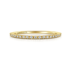 Gabriel & Co. AN7650Y44JJ 14 karat yellow gold Contemporary wedding band, front view of a fine hoop with a single line of tiny round diamonds and small prongs