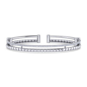 Gabriel & Co. BG4220-62W45JJ 14 karat white gold Contemporary bangle, front view of the pyramid stud rail, the fine diamond line and the cylinder bars at the gap