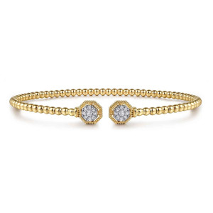 Gabriel & Co. BG4261-57Y45JJ 14 karat yellow gold Bujukan bangle, front view of the two pave diamond plates with fluted borders at the gap