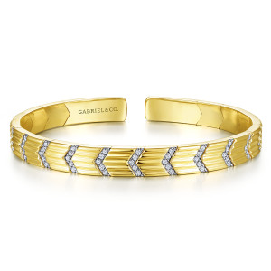Gabriel & Co. BG4379-62Y45JJ 14 karat yellow gold Contemporary bangle, front view of pave diamond chevrons dividing segments with lengthwise grooves