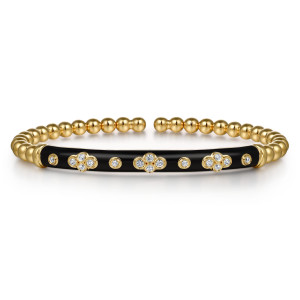 Gabriel & Co. BG5054E8Y45JJ 14 karat yellow gold Bujukan bangle, front view of the black enamel bar with stone clusters alternating with single bezel stones