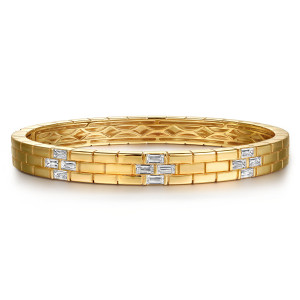 Gabriel & Co. BG5111-65Y83JJ 18 karat yellow gold Contemporary bangle, front view of the staggered block courses with three groups of baguette diamonds across the front