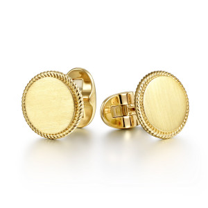Gabriel & Co. CL40Y4JJJ 14 karat yellow gold Hampton men's cufflinks, angled view of two round brushed discs with twisted rope borders and their hinged backs
