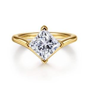 Gabriel & Co. ER16930S8Y44JJ 14 karat yellow gold Contemporary engagement ring, front view of a princess cut center turned on its corners with V shaped shoulders