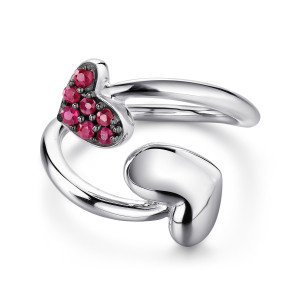 Gabriel & Co. LR51042SVJRB sterling silver Color ring, front view of a polished heart end facing a heart end set with red stones
