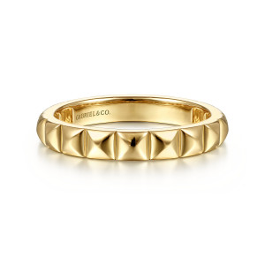 Gabriel & Co. LR51851Y4JJJ 14 karat yellow gold Contemporary ring, front view of pyramid studs side by side on a band with a maker's mark inside