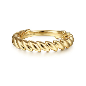 Gabriel & Co. LR51853Y4JJJ 14 karat yellow gold Contemporary ring, front view of the slanted domed ridges and a maker's mark inside the band