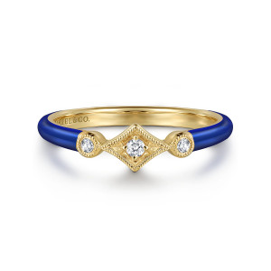 Gabriel & Co. LR52651ELY45JJ 14 karat yellow gold Contemporary ring, front view of a lozenge plate with a round diamond between two bezel set diamonds