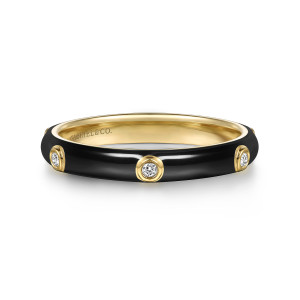 Gabriel & Co. LR52655E8Y45JJ 14 karat yellow gold Contemporary ring, front view of black enamel with bezel collars around round diamonds and a metal lined inside