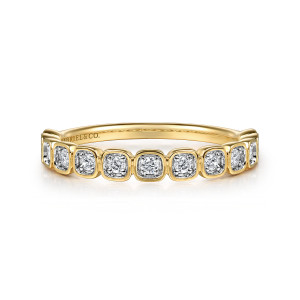 Gabriel & Co. LR52663Y45JJ 14 karat yellow gold Contemporary ring, front view of touching square collars each holding a round diamond