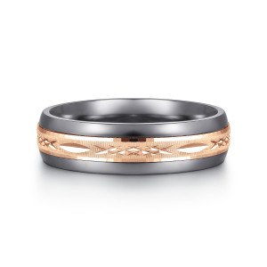 Gabriel & Co. MAB60210TAK4JJJ tantalum and 14 karat rose gold Signature men's wedding band, front view of the cut pattern of crossed lines and pointed ovals on the center inlay