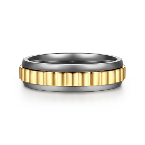 Gabriel & Co. MAB60232TAY4JJJ tantalum and 14 karat yellow gold Signature men's wedding band, front view of a ribbed center strip framed by smooth dark polished sides