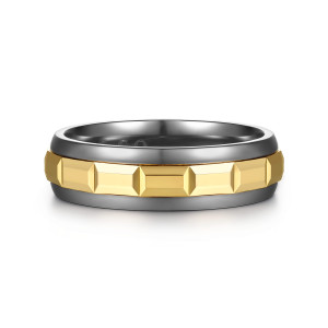 Gabriel & Co. MAB60234TAY4JJJ tantalum and 14 karat yellow gold Signature men's wedding band, front view of evenly spaced faceted rectangles set proud of two glossy rounded dark rims