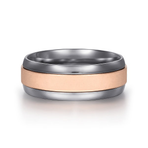Gabriel & Co. MAB80216TAK4JJJ tantalum and 14 karat rose gold Signature men's wedding band, front view of the satin warm toned strip sitting between two polished darker sides
