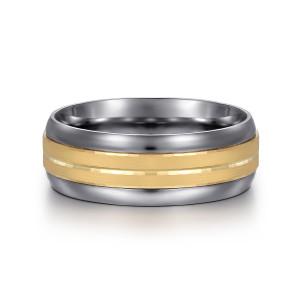 Gabriel & Co. MAB80217TAY4JJJ tantalum and 14 karat yellow gold Signature men's wedding band, front view of the grooved satin center strip between two darker polished rails