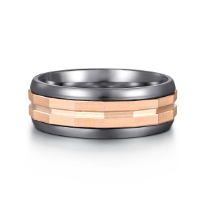 Gabriel & Co. MAR80220TAK4JJJ tantalum and 14 karat rose gold Signature men's wedding band, front view of the faceted block strip with a center groove between dark polished rims