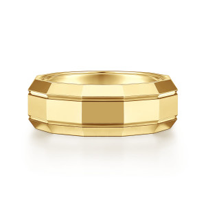 Gabriel & Co. MBH0223-80Y4JJJ 14 karat yellow gold Signature men's wedding band, front view of a raised center panel above rows of angled bevel facets