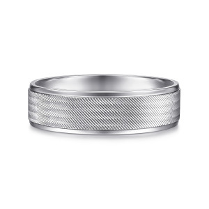 Gabriel & Co. MBL0102-60W4JJJ 14 karat white gold Classic men's wedding band, front view of closely spaced diagonal lines across the flat center between plain rims