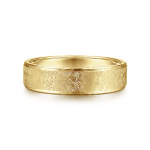 Gabriel & Co. MBL0147-60Y4JJJ 14 karat yellow gold Classic men's wedding band, front view of the flat face covered in short irregular brush strokes