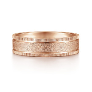 Gabriel & Co. MBL0151-60K4JJJ 14 karat rose gold Classic men's wedding band, front view of the scratched center strip bordered by thin polished lines and ribbed sides