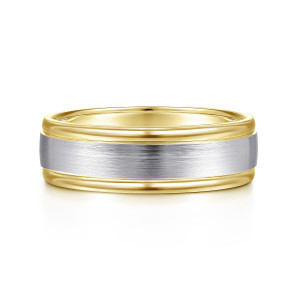 Gabriel & Co. MBM0100-70M4JJJ 14 karat white and yellow gold Signature men's wedding band, front view of the satin center panel framed by two polished rims