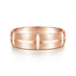 Gabriel & Co. MBM0110-60K4JJJ 14 karat rose gold Classic men's wedding band, front view of the polished center groove crossed by short glossy bars on the satin dome