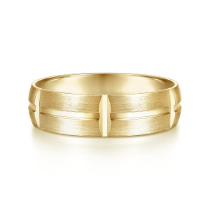 Gabriel & Co. MBM0110-60Y4JJJ 14 karat yellow gold Classic men's wedding band, front view of the satin panels, polished center groove and short polished cross bars