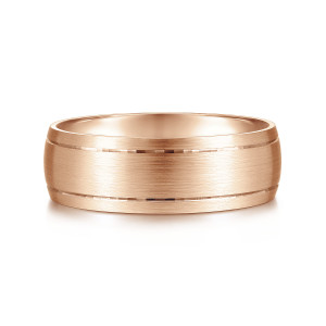 Gabriel & Co. MBM0113-70K4JJJ 14 karat rose gold Classic men's wedding band, front view of an evenly brushed face with thin grooves flashing in short dashes