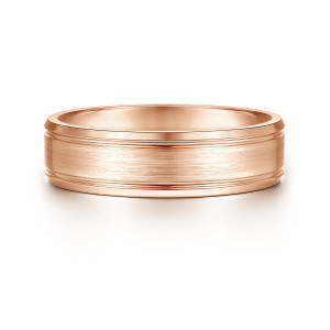 Gabriel & Co. MBM0127-60K4JJJ 14 karat rose gold Classic men's wedding band, front view of the flat satin panel with thin stepped lines beside the polished shoulders