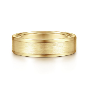 Gabriel & Co. MBM0132-60Y4JJJ 14 karat yellow gold Classic men's wedding band, front view of a flat brushed center with narrow glossy rims above and below